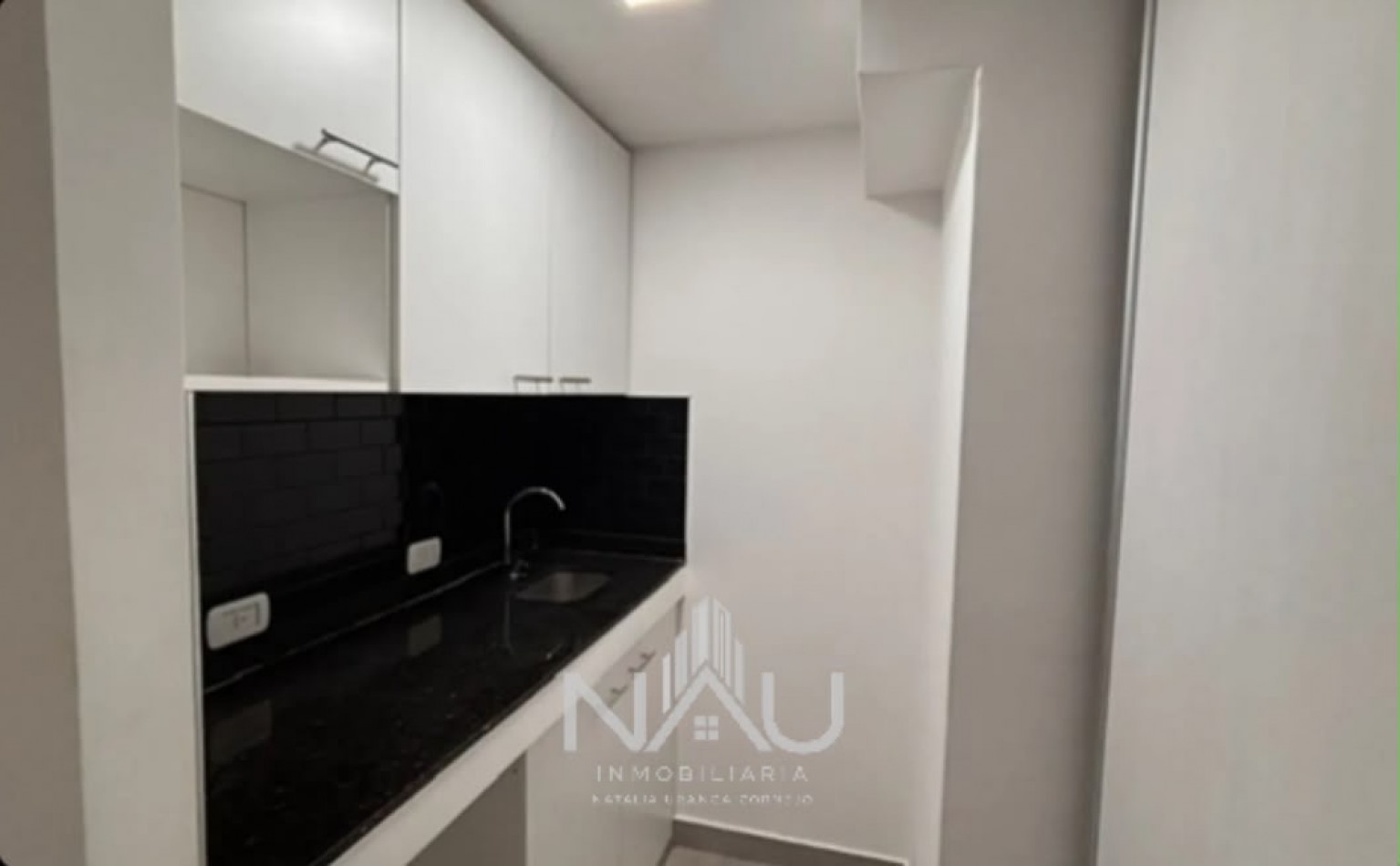 MONOAMBIENTE EN VENTA C/COCHERA | MAIPU AL 100 